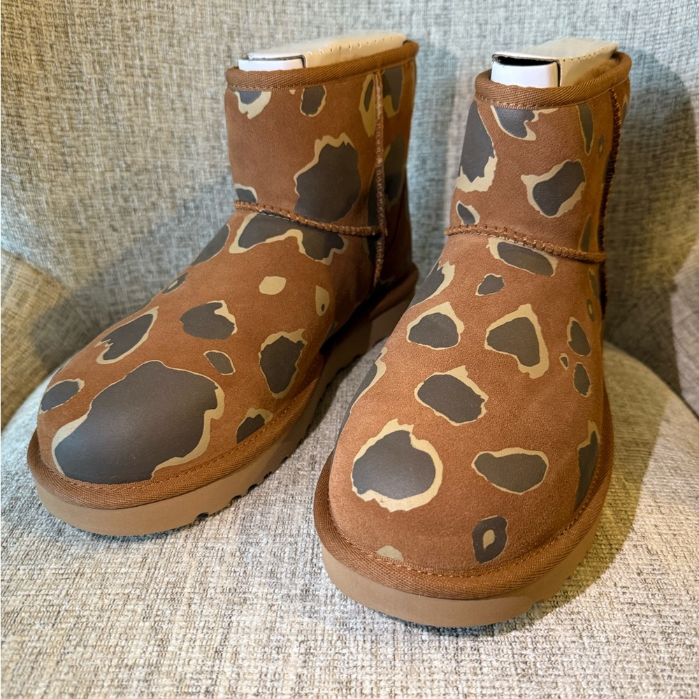 NWT UGG Classic Mini Appaloosa in Size 9